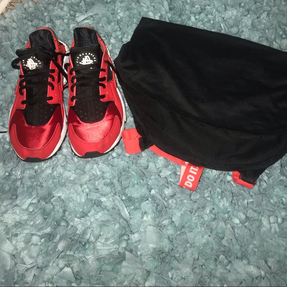 Nike huarache shoes and nike shirt
